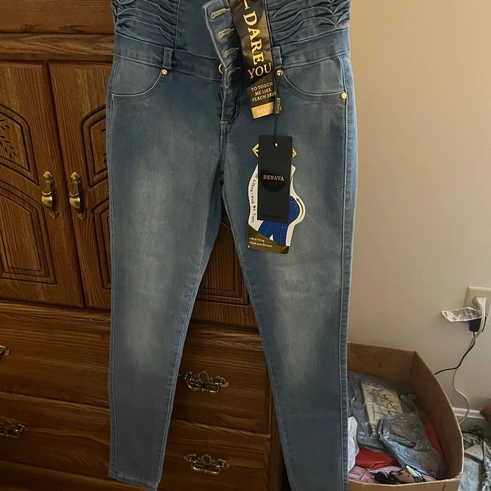 Jeans - Picture 1 of 2